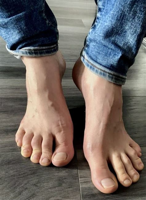 Free Male Beautiful Feet Photos